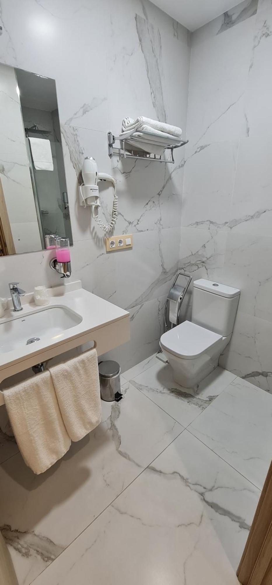 Hostal Oleo Auto Check-In Santander Exteriör bild