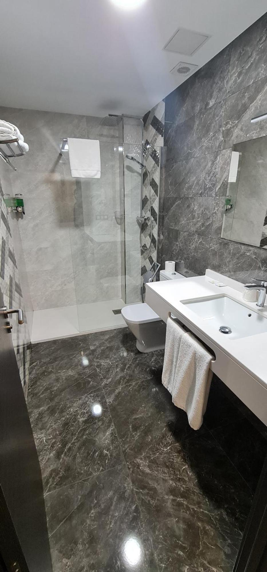 Hostal Oleo Auto Check-In Santander Exteriör bild
